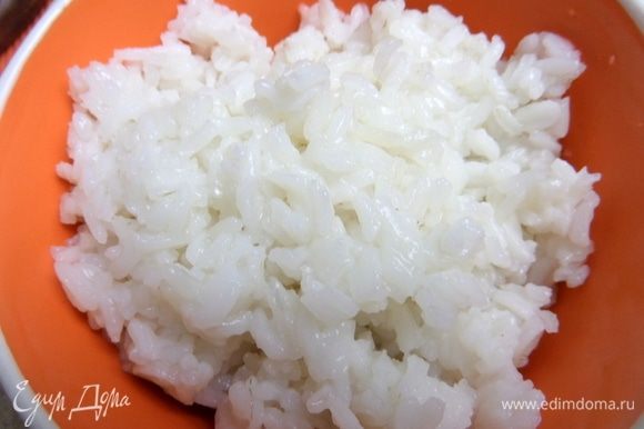 Рис отварить, нужен липкий рис.