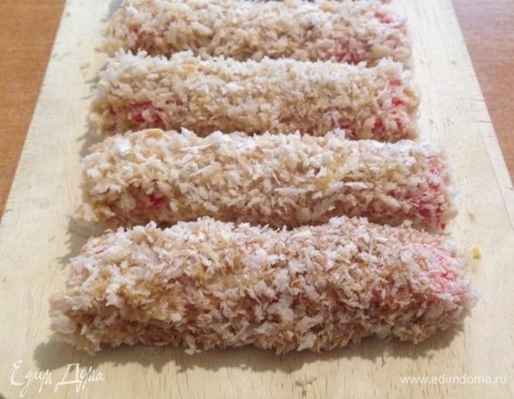 Выложить на разделочную доску и оставить на 30 минут.