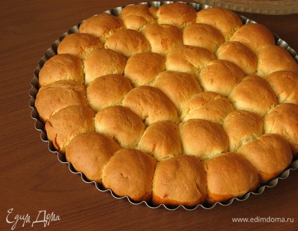 Выпекаем 20 минут, уменьшаем нагрев до 180°С и еще 8-10 минут.