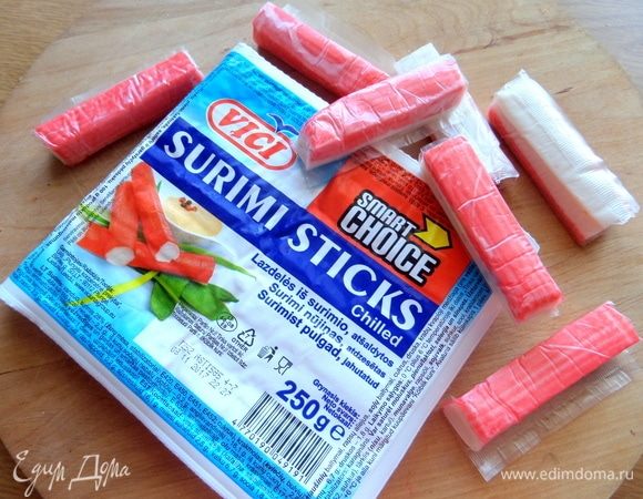 Крабовые палочки ТМ «Vici» очистить.