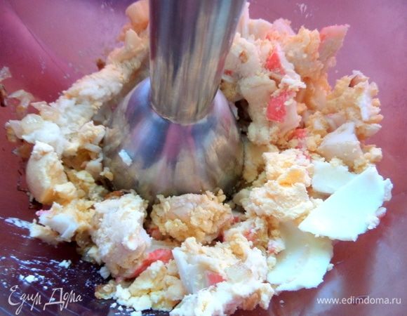 Начинаем взбивать блендером.