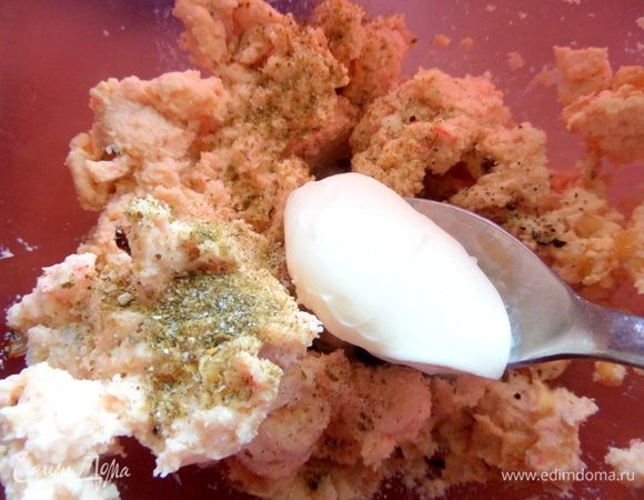 Добавить 1-2 ложки в начинку с приправами.