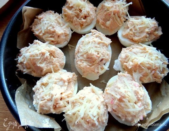 Отправляем запекаться в разогретую до 180°С духовку.