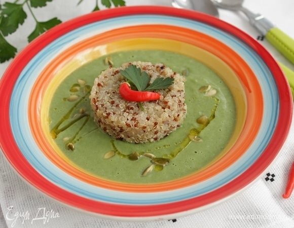 Посыпать суп семечками, украсить зеленью!
