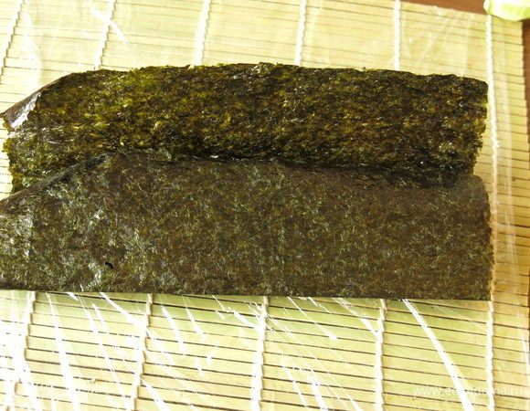 Делим нори на три части.