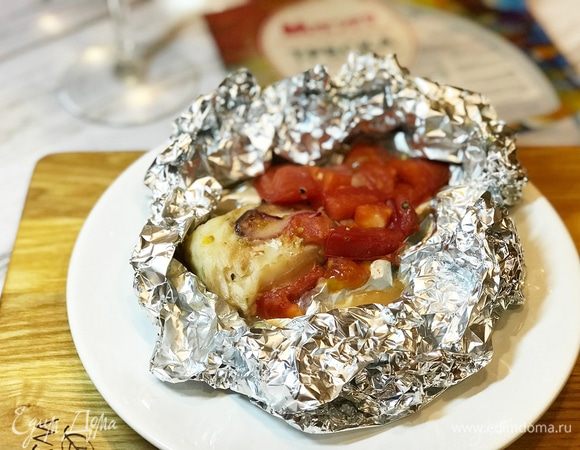 Плотно завернуть кармашек из фольги. Запекать рыбу 15–20 минут при температуре 220°С. Но ориентируйтесь прежде всего на вашу духовку, рыбу важно не передержать! Приятного аппетита!