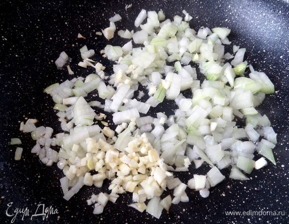 Обжарить на масле.