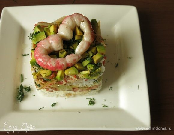 Украшаем сурими-креветками. Приятного аппетита!