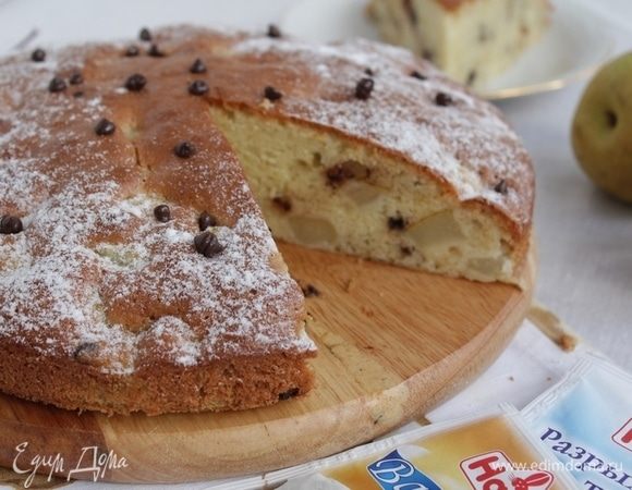 Дать пирогу остыть, аккуратно извлечь из формы.