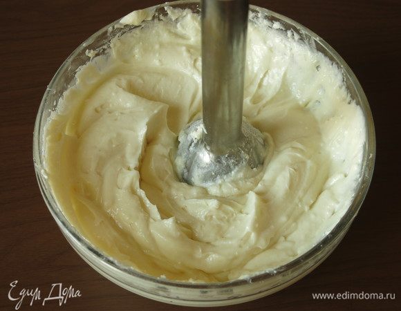 Измельчаем массу блендером.