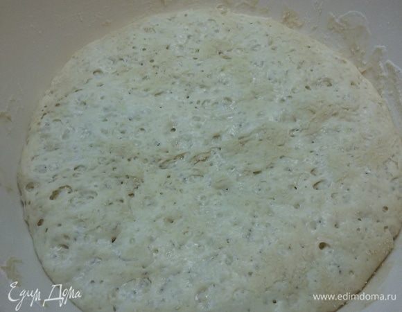 Вот такая опара получается через три часа. Она увеличивается практически в три раза.