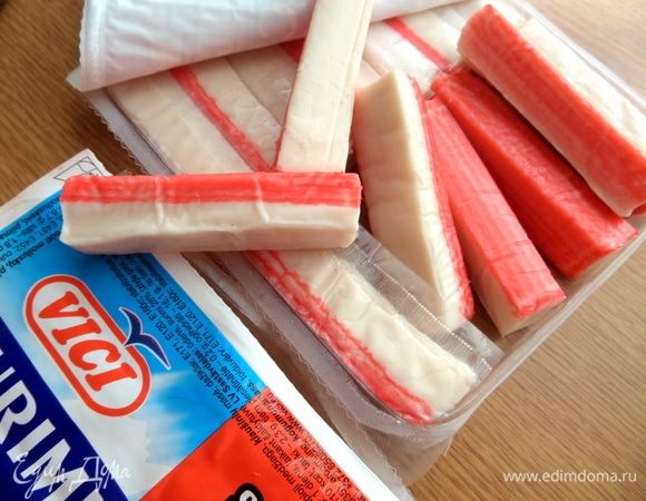 Очистить половину пачки крабовых палочек ТМ VICI.