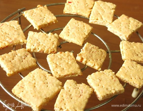 Раскладываем остывать на решетке. Приятного аппетита!