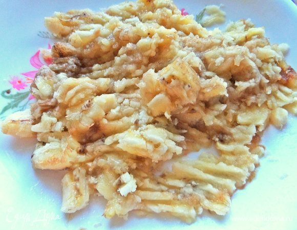 Переспелые бананы размять вилкой, 3 крупных или 4 небольших.