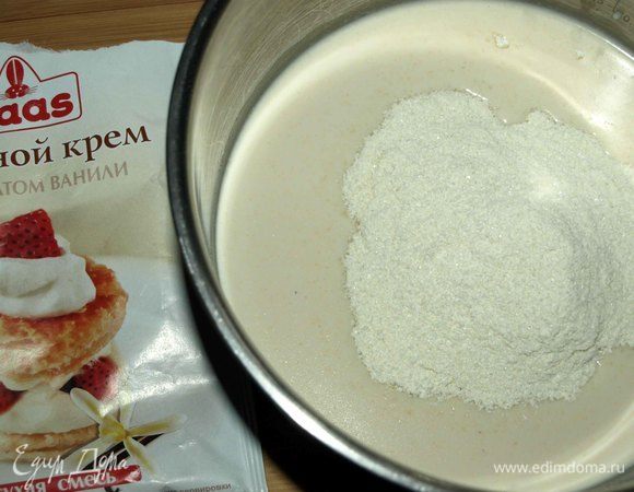 Пока кексы остывают, надо приготовить заварной крем. Берем готовую смесь заварного крема с ароматом ванили Haas и готовим, следуя инструкции на пачке.