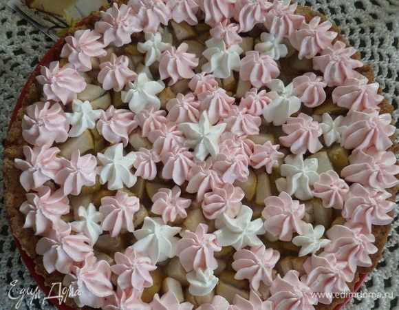 Подаем пирог к чаю, кофе, какао.