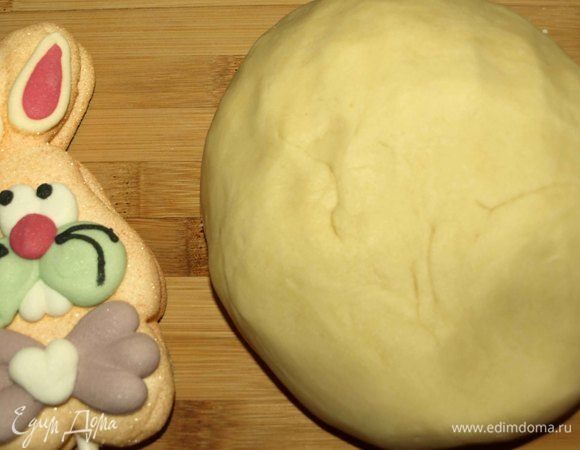Замешиваем тесто. Тесто должно получиться гладким. 