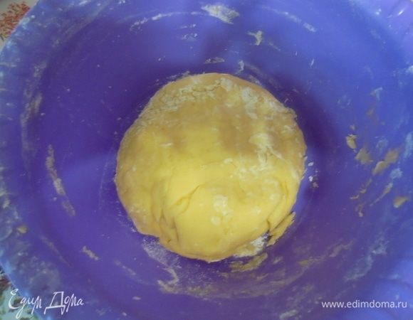 Замесить однородное тесто.