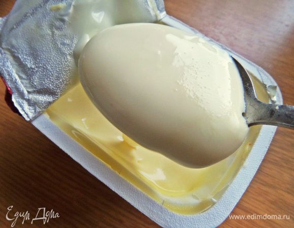 Плавленный сыр можно в брикетах или такой, в коробочках. У меня литовский с добавлением пармезана «Джюгас».