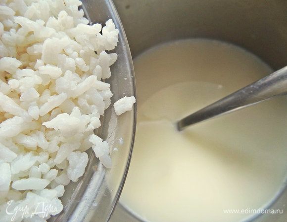 Отварить заранее рис в пакетике. Готовый рис высыпать в суп.