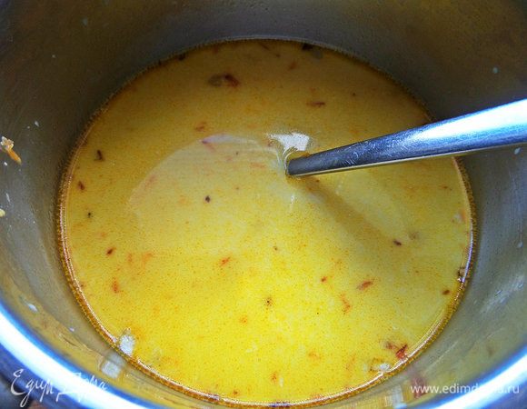 Размешать, прогреть, посолив.