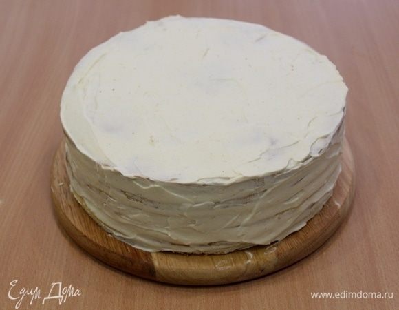 Собрать торт, обмазать края.