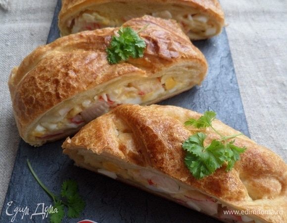 Остужаем и нарезаем пироги.