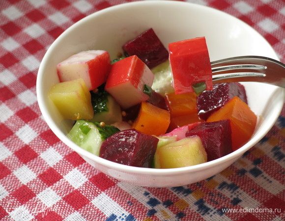 Ну, а кто не хочет играться с кубиками, соединяем все компоненты, поливаем соусом и приятного аппетита!