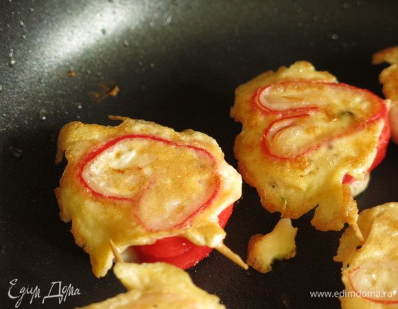 Переворачиваем, жарим.
