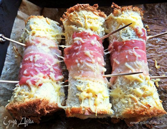 Запекать 10 минут в разогретой до 180°С духовке.