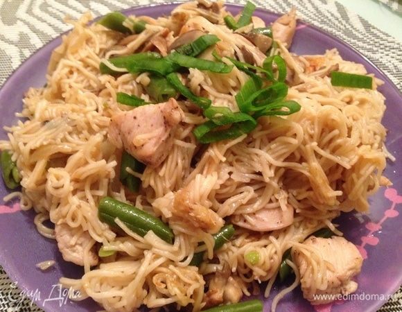 При подаче украсить мелко рубленым зеленым луком.