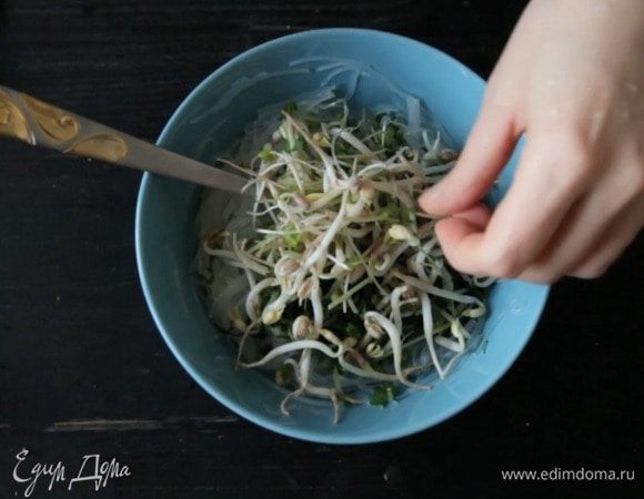 Сверху добавляем проростки.