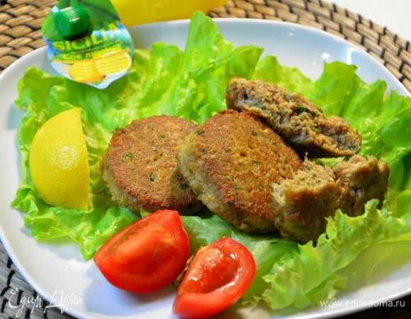 Подавать котлеты с рисом или овощами. Приятного аппетита!