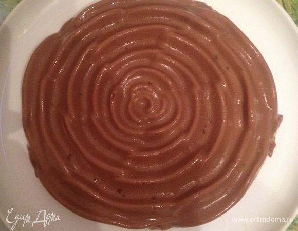 Из силиконовой формы застывший крем с легкостью выходит.