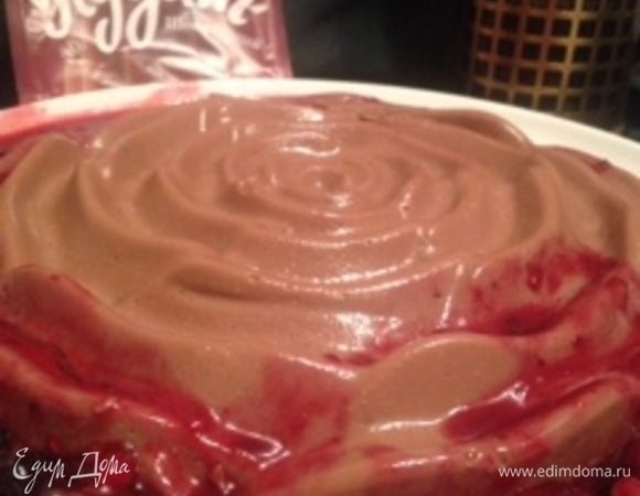 Перед подачей полейте охлажденным соусом. 
Приятного наслаждения десертом!