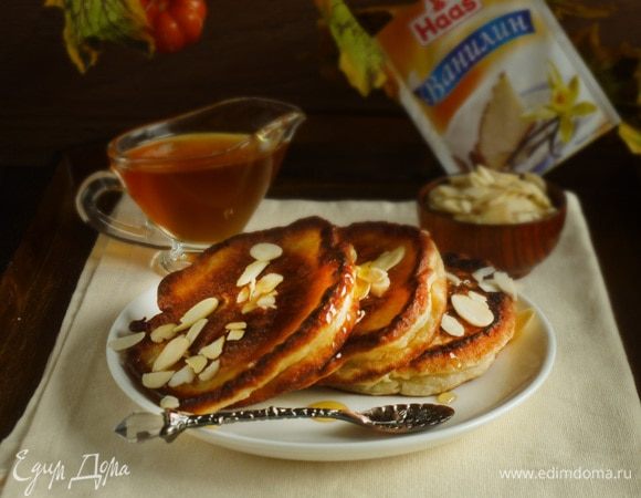 Подавать можно с миндальными лепестками, медом или джемом. Приятного аппетита!