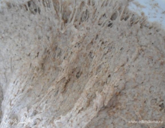 Мое простояло в холодильнике около 30 часов. Вот такая структура у теста.