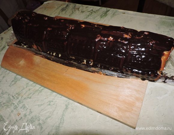 Разводим глазурь ТМ HAAS согласно инструкции и поливаем тортик, оставляем в холодильнике до застывания глазури. Приятного аппетита!