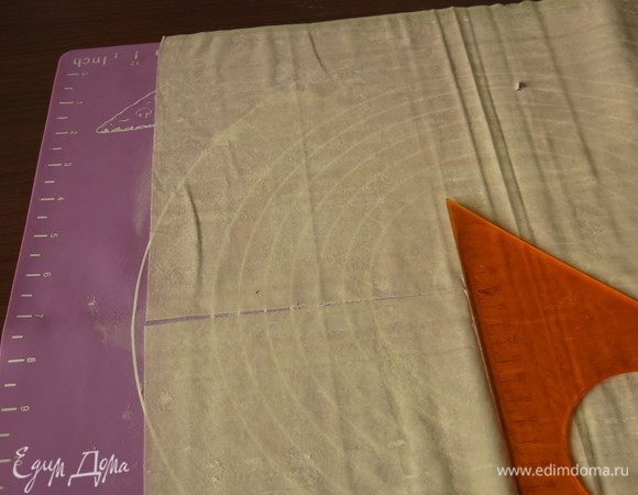 На листе фило разметим квадраты 15х15 см.