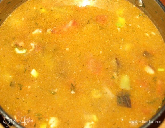 Добавить воды и варить до готовности чечевицы. Примерно 25-30 минут. 