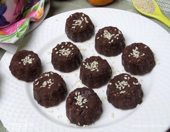 По желанию украсить кунжутом или орешками.