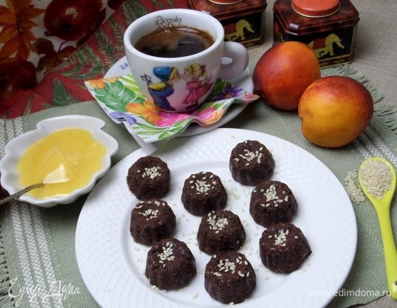 Да, если нет формочек, лепим по-старинке вручную в виде трюфелей. Если набить руку, вполне быстро получится.