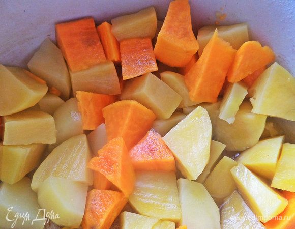 Залить водой из фильтра BRITA, посолить, поставить вариться до готовности.