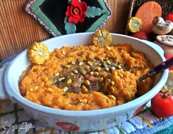 В горячем виде запеканка очень нежная, накладывать красиво сложно.