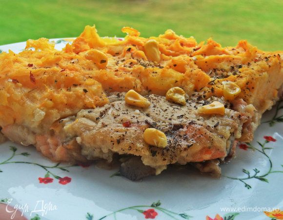 Но зато на следующий день последняя порция идеально держит форму и очень похожа на пирог.