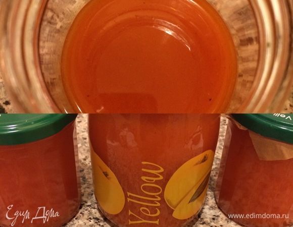 Готовый сок с сахаром еще раз хорошо перемешиваем и разливаем по банкам.