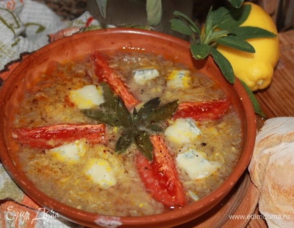 Когда суп будет готов, достать его из духовки, натереть сверху на мелкой терке лимонную цедру, и можно подавать с хлебом или гренками. В холодный период года яркий вкусный наваристый суп будет отличным решение согревающего легкого обеда или ужина! Приятного аппетита! Buon appetito!