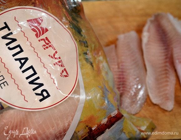 Рыбу разморозить. Я использовала рыбу ТМ «Магуро». Продукция ТМ «Магуро» заморожена методом шоковой заморозки, практически не содержит льда и обладает высокими вкусовыми качествами.