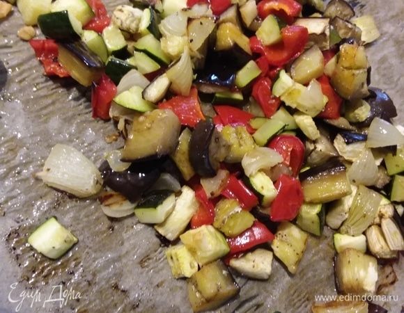 Мне понадобилось 20 минут, и овощи были готовы. Желательно их не передержать, чтобы не превратить в кашу. За это время отварить пасту. 