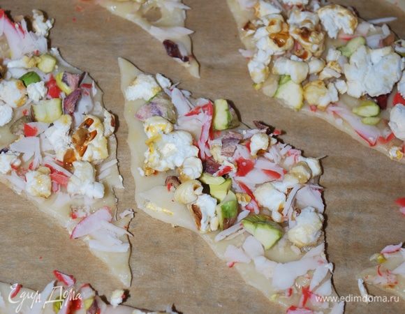 Разрезаем и выпекаем в течении 7-10 минут при 190°C.